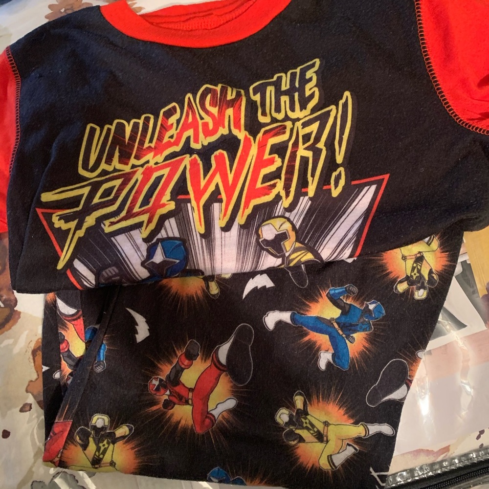 Boys Power Rangers pajamas size 6/7